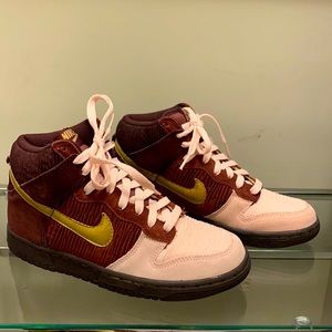🤑SOLD Nike Dunk High Top Burgundy Maroon & Baby Pink Suede RARE